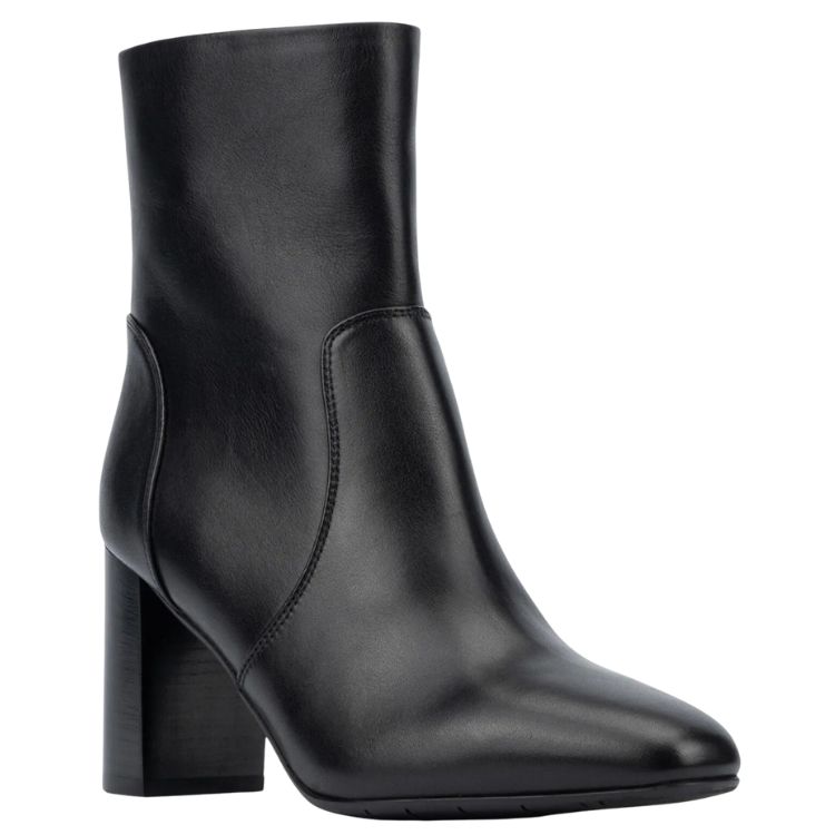 black high heel boot